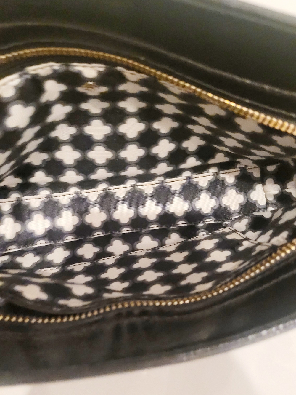 Kate Spade Beacon Court Angelica Crossbody Retails $228 - Picture 4 of 4